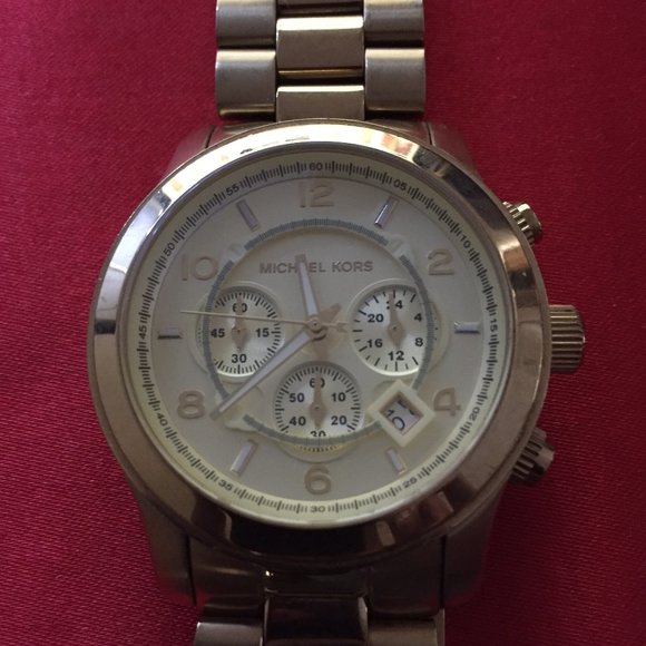 Michael Kors Men;s Oversize Runway Watch. - Picture 1 of 4